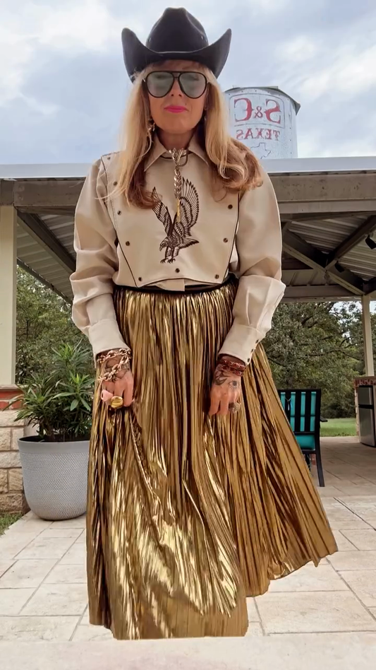 Western-style eagle embroidered top and gold pleated skirt set