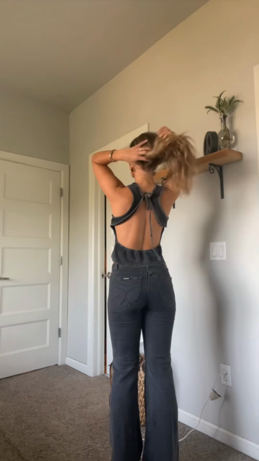 Charcoal Gray Ribbed Tank and Flared Jeans Outfit