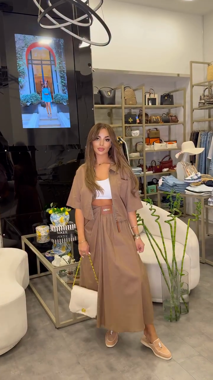 Brown short-sleeved jacket and long skirt set