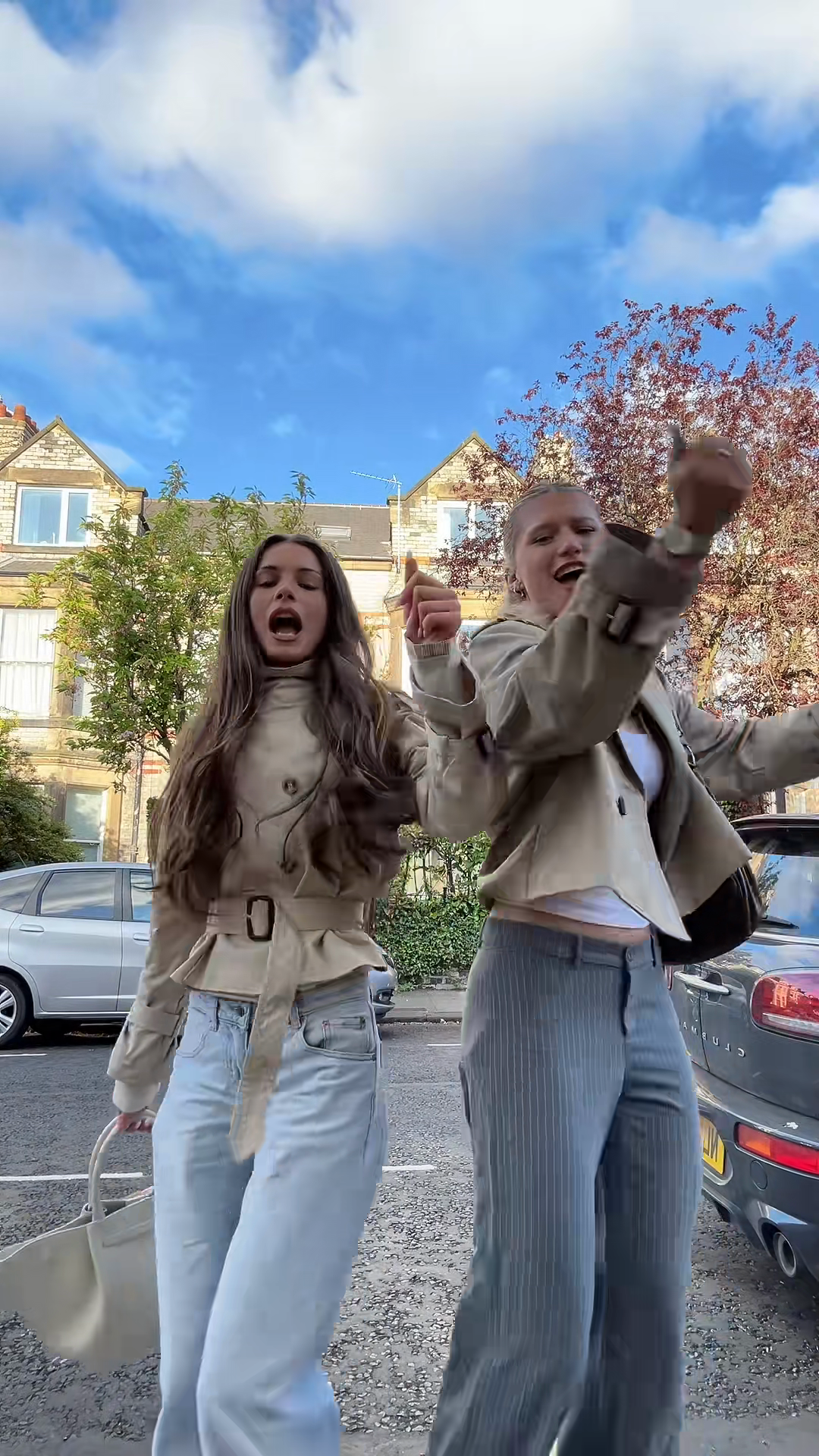 Beige Cropped Trench Jacket With Belt