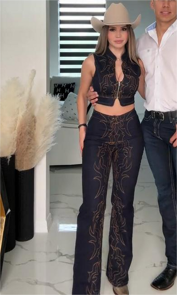 Western-style denim suit