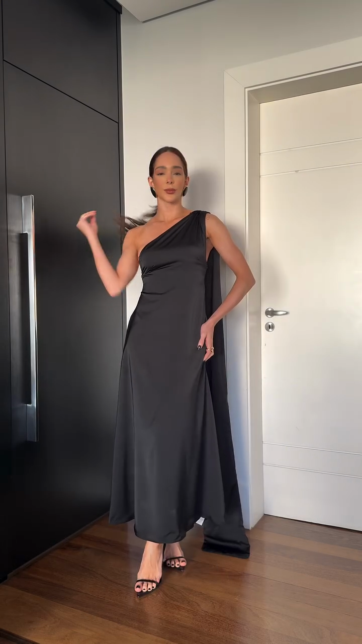 Black One - Shoulder Satin Gown