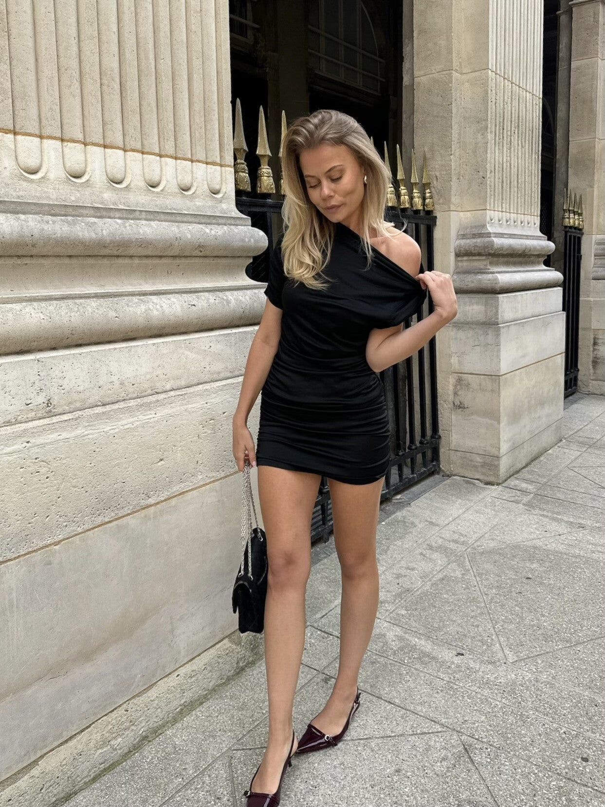 Asymmetrical Neckline Bodycon Mini Dress